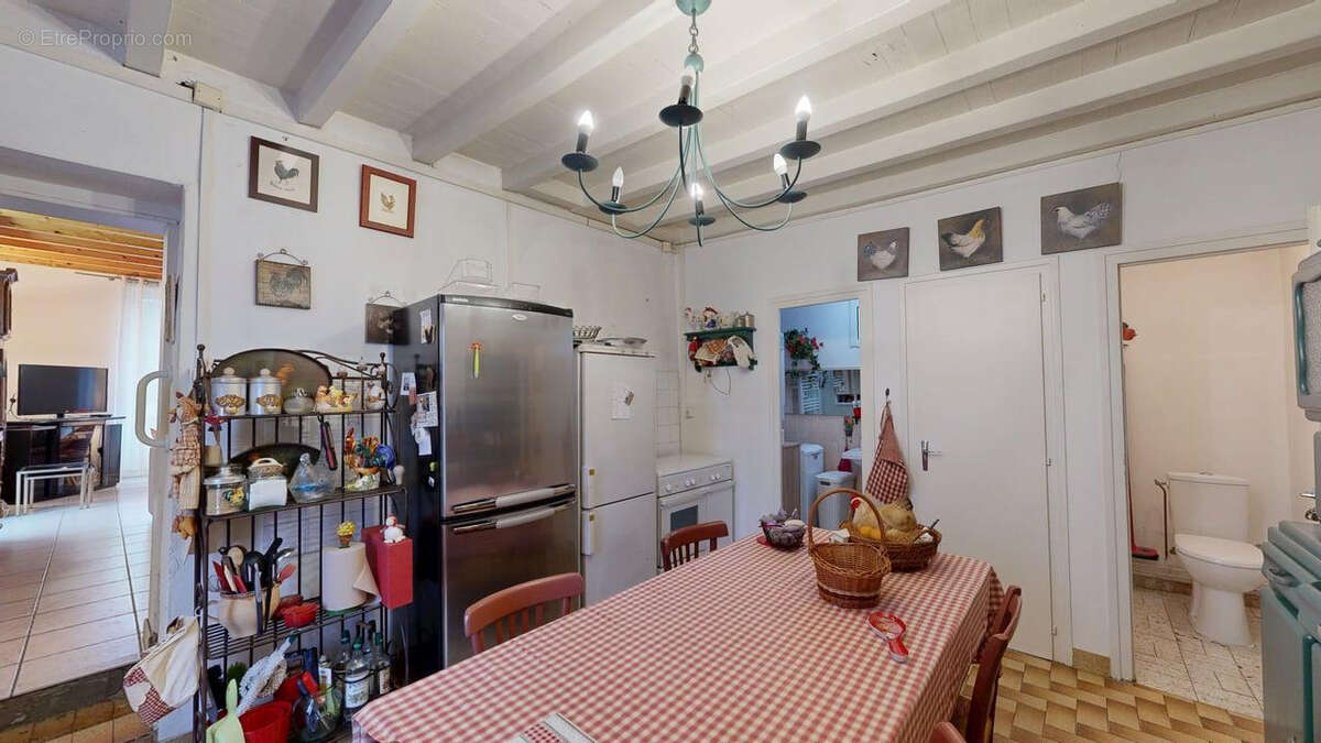 Maison à VEZERONCE-CURTIN