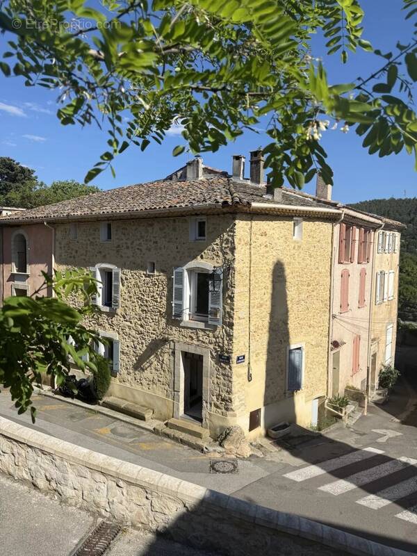 Maison à SAINTE-ANASTASIE-SUR-ISSOLE