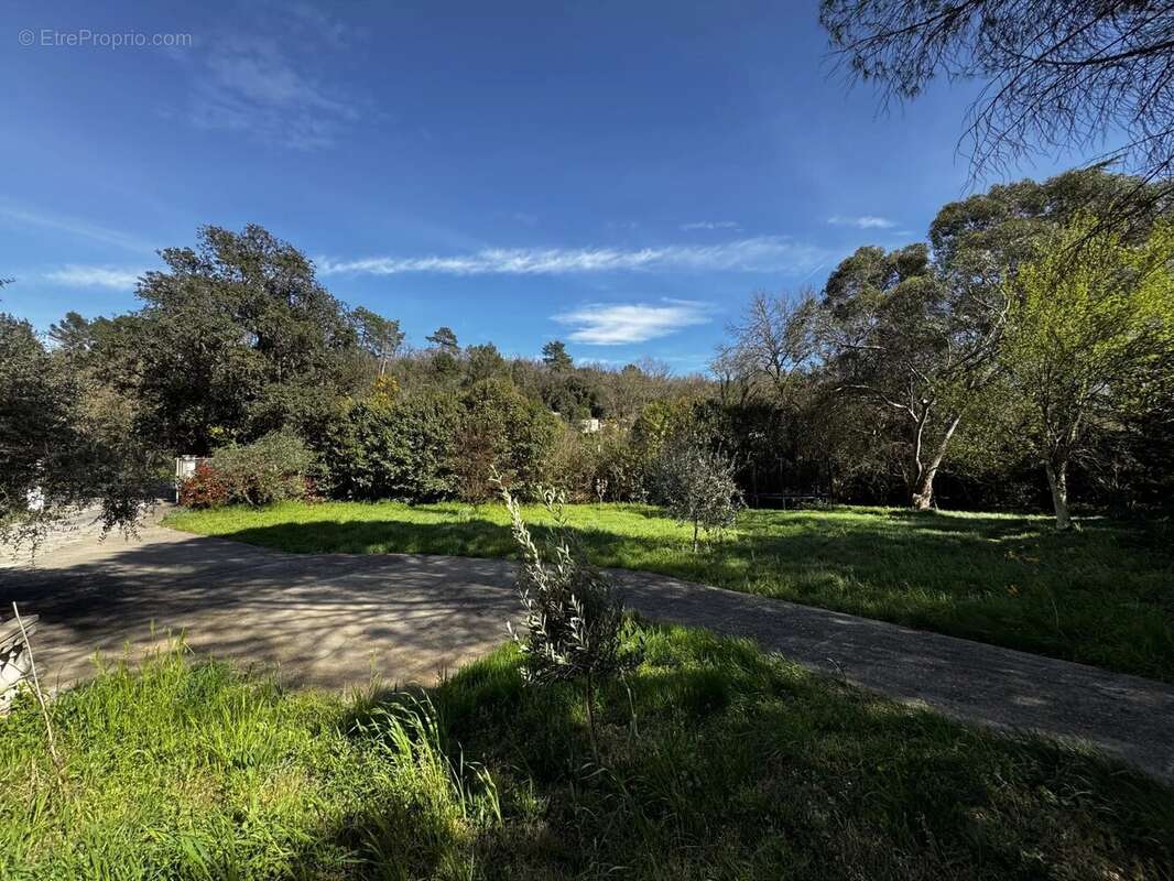 Maison à VEZENOBRES