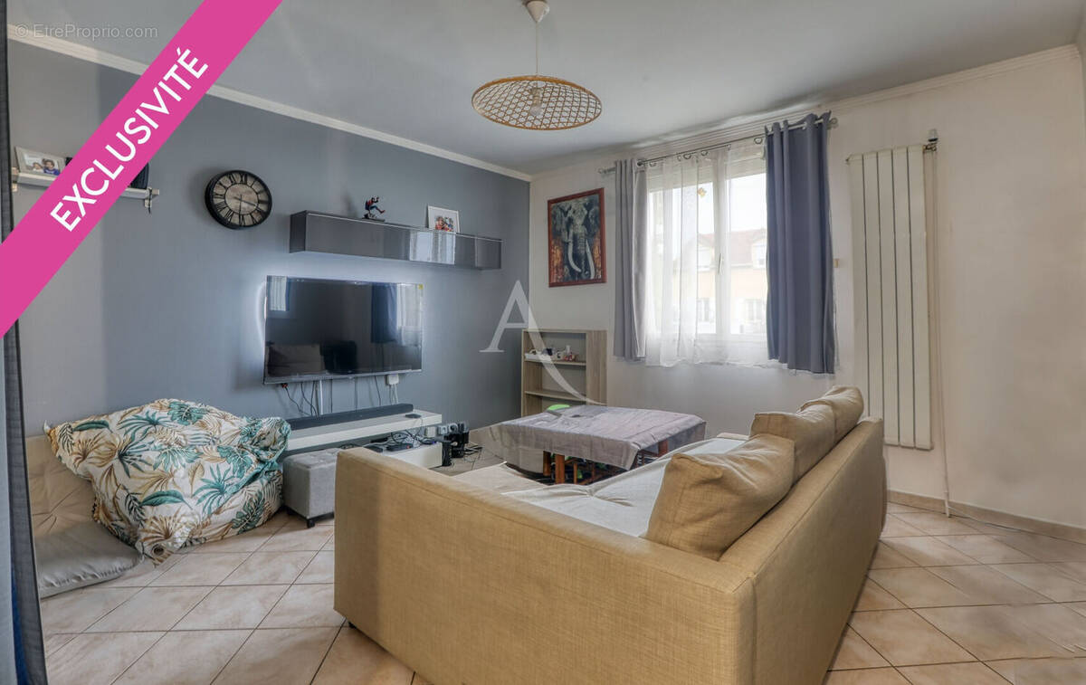 Maison à LES MUREAUX