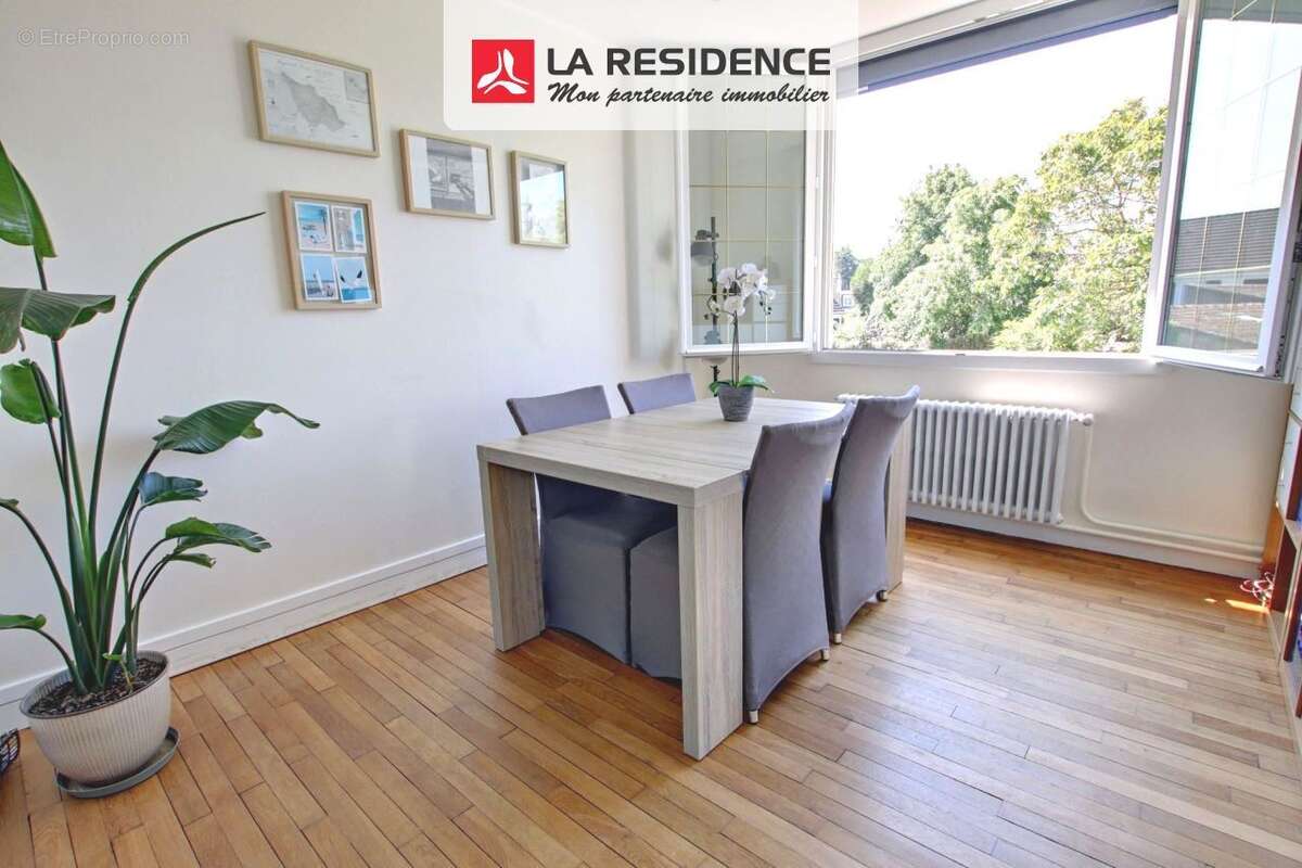 Maison 130 m² à Le Mesnil-Saint-Denis  - photo 3