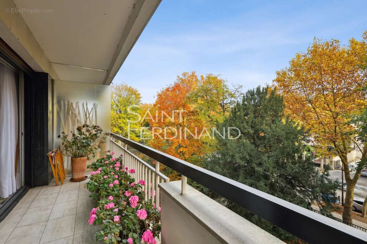 Appartement à NEUILLY-SUR-SEINE