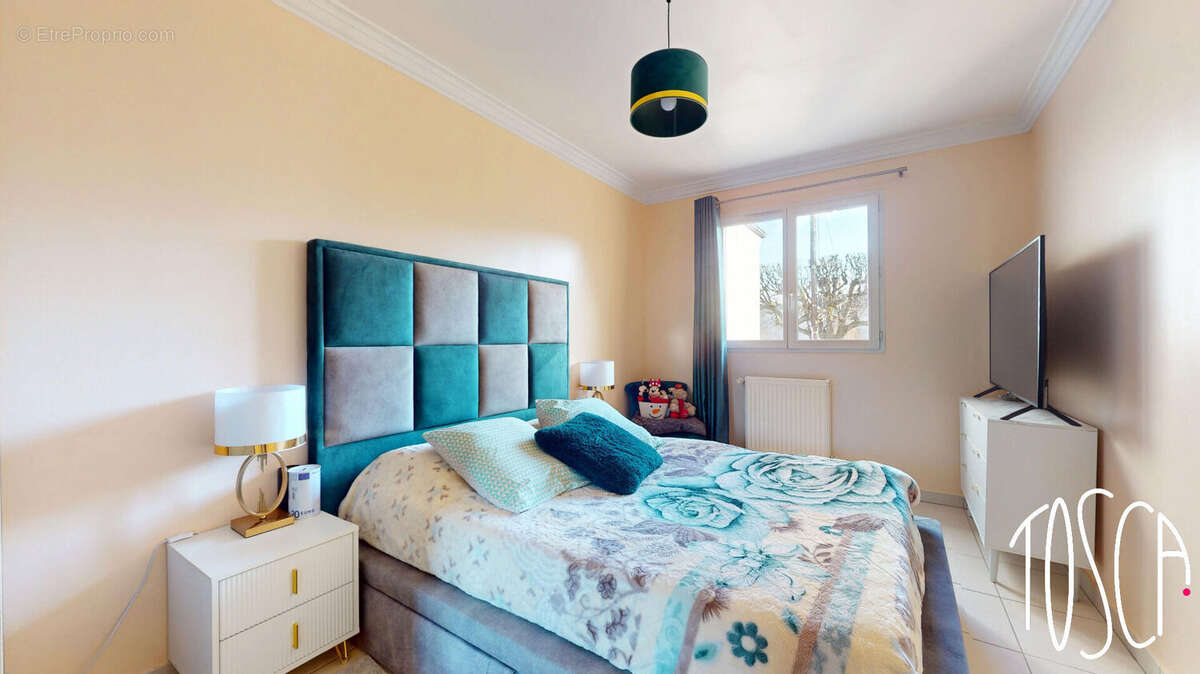 Maison à VIGNEUX-SUR-SEINE