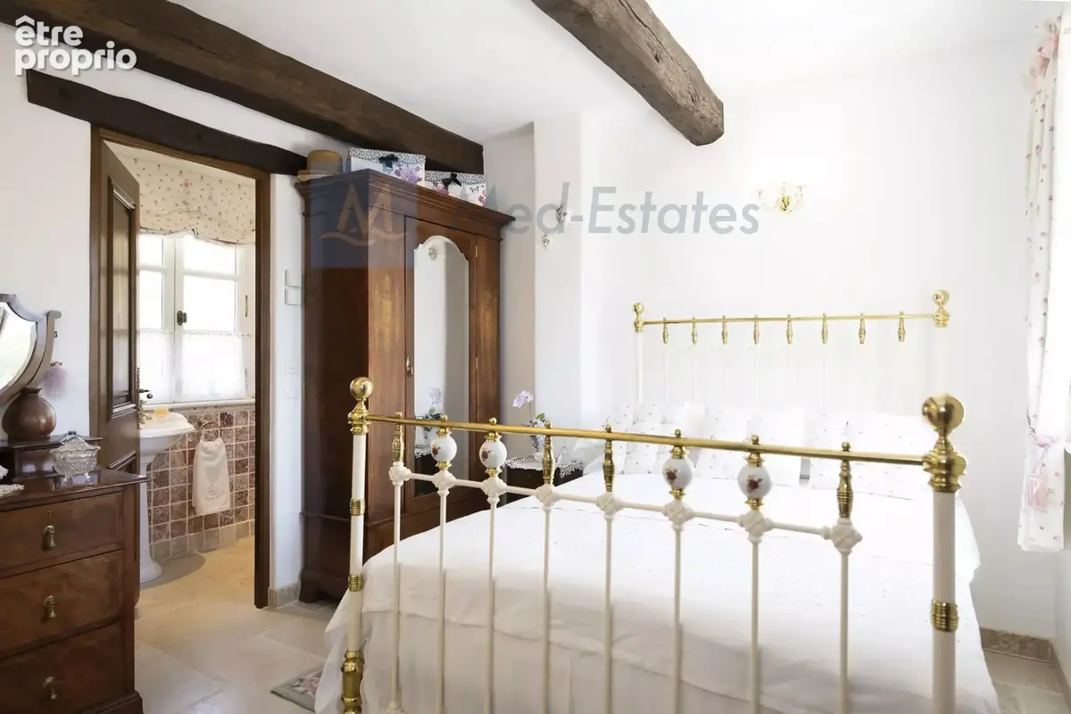 Superbe maison en pierre située à quelques minutes à pied du village de Plan de la Tour. - photo 36