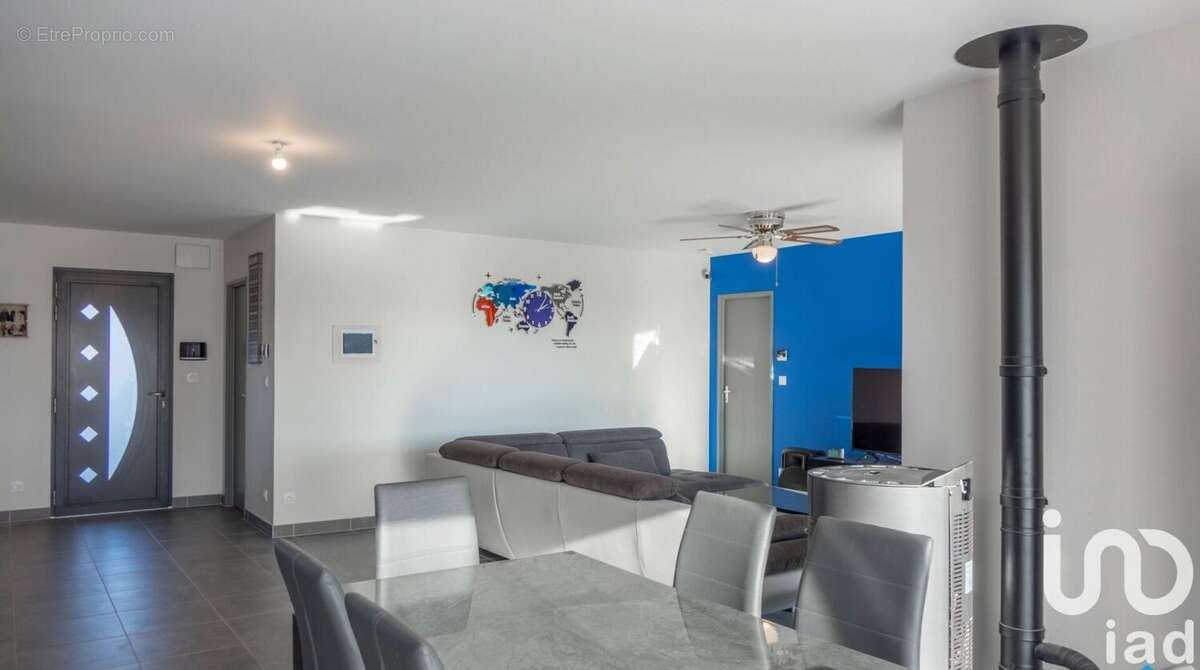 Photo 2 - Maison à SAINT-DENIS-DE-L'HOTEL