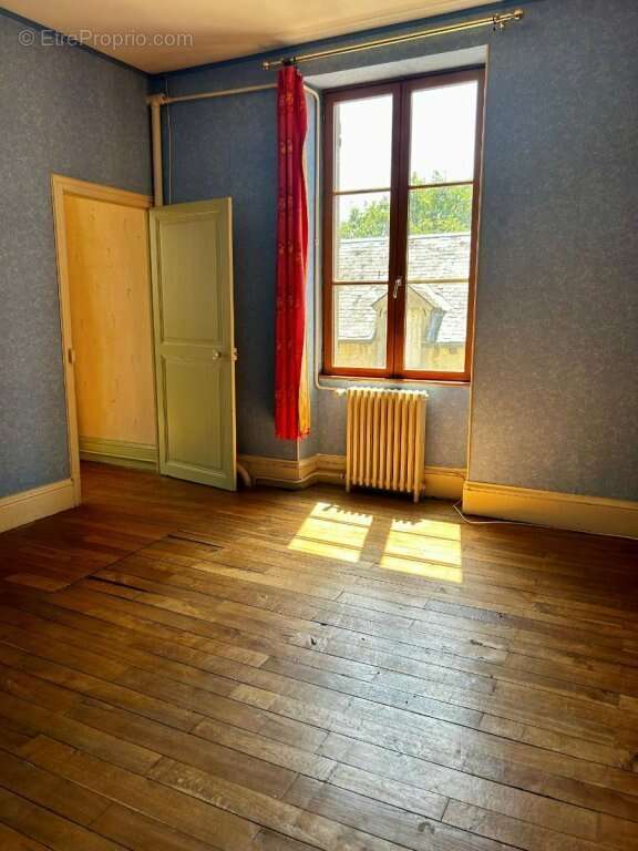 Maison de caractere coeur bazois  face au canal - toutes commodites - cour et dependances - - photo 7