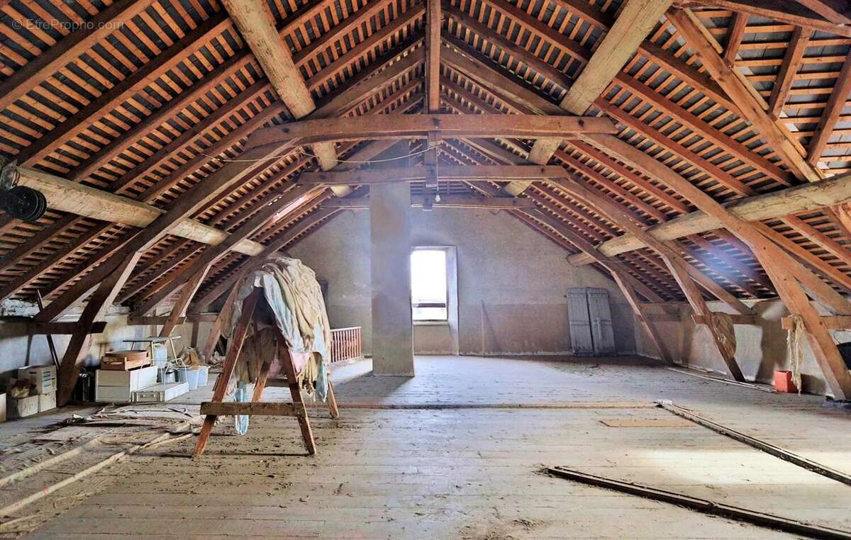 Maison à CASTELNAU-RIVIERE-BASSE