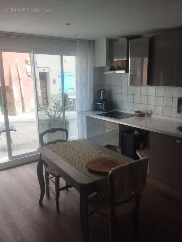 Commerce à MOUSTIERS-SAINTE-MARIE