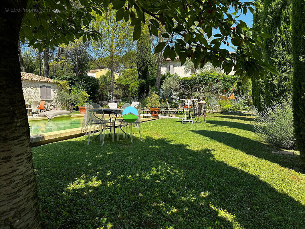 Maison à PERNES-LES-FONTAINES