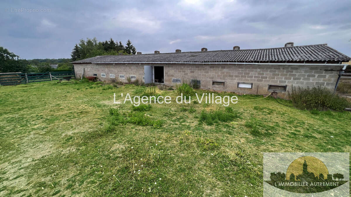 Maison à VILLENEUVE-LES-SABLONS