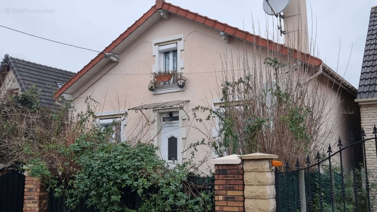 Maison à TREMBLAY-EN-FRANCE