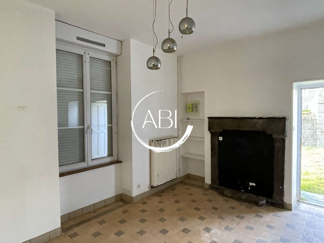 Maison à JOUE-DU-BOIS