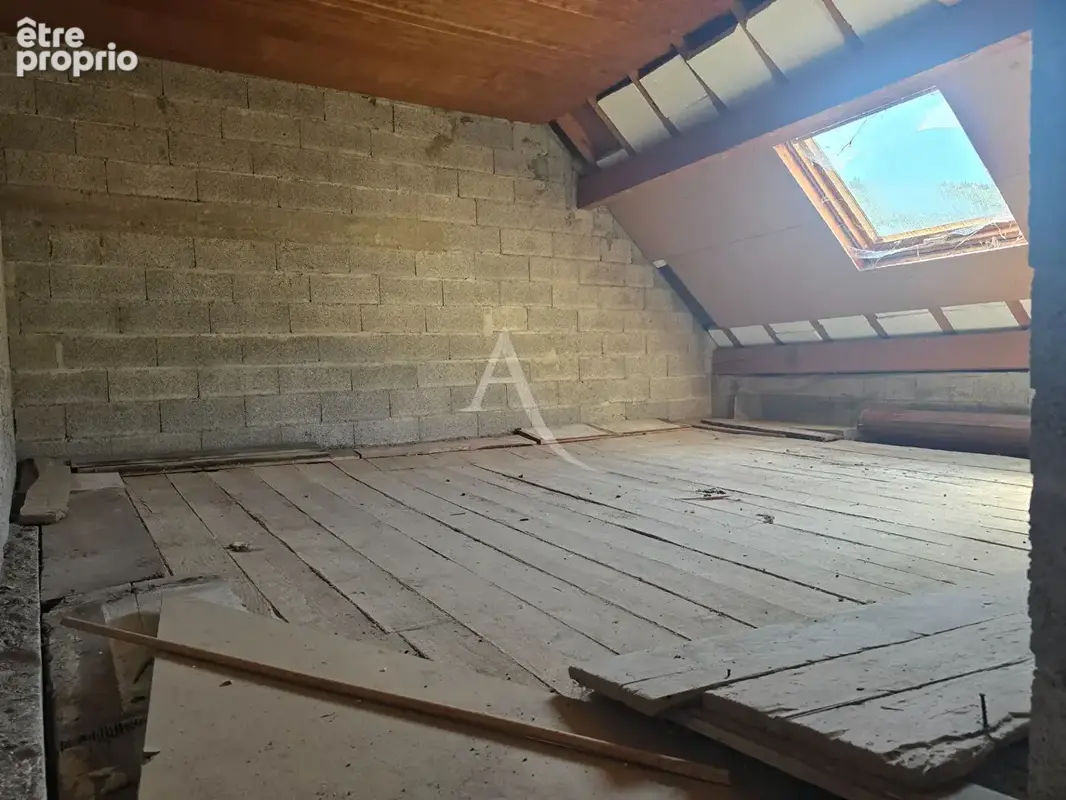 Maison Chilly 5 pièce(s)  114.39 m² Hab  (463 m2 au sol). - photo 8