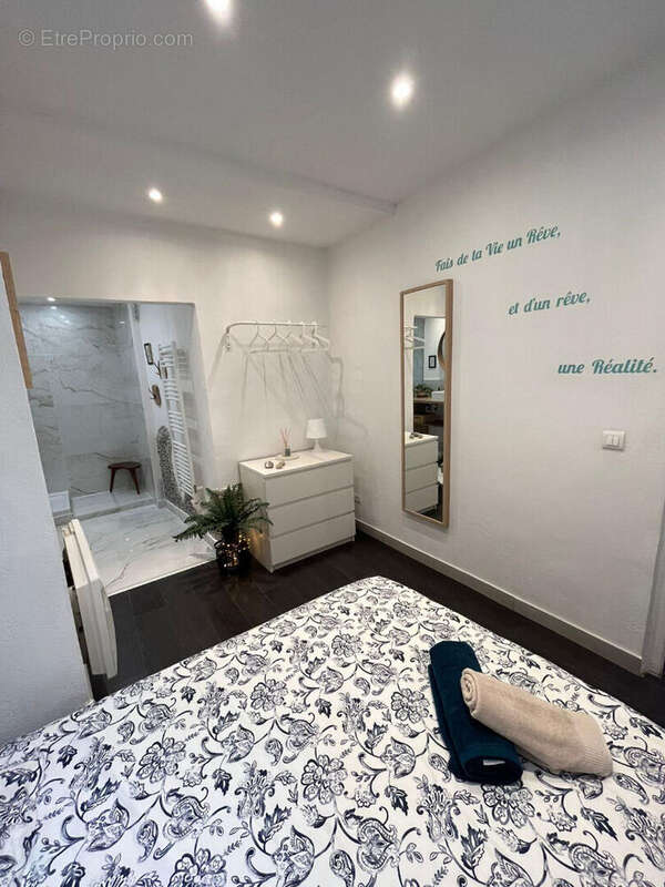 Appartement à MARSEILLE-2E