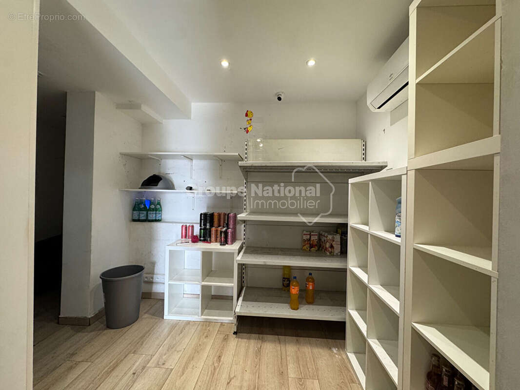 Commerce à LUNEL-VIEL