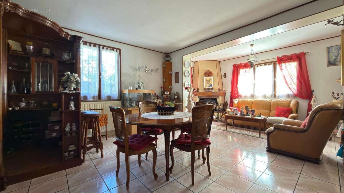 Maison à NEUILLY-SUR-MARNE