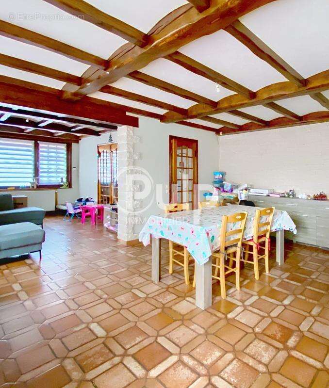 Maison à AUBERCHICOURT