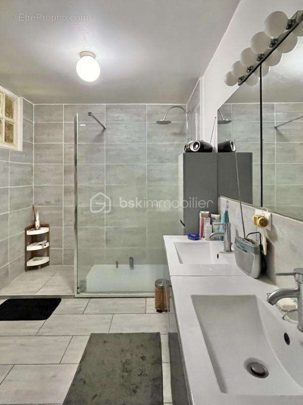 Appartement à BALAN