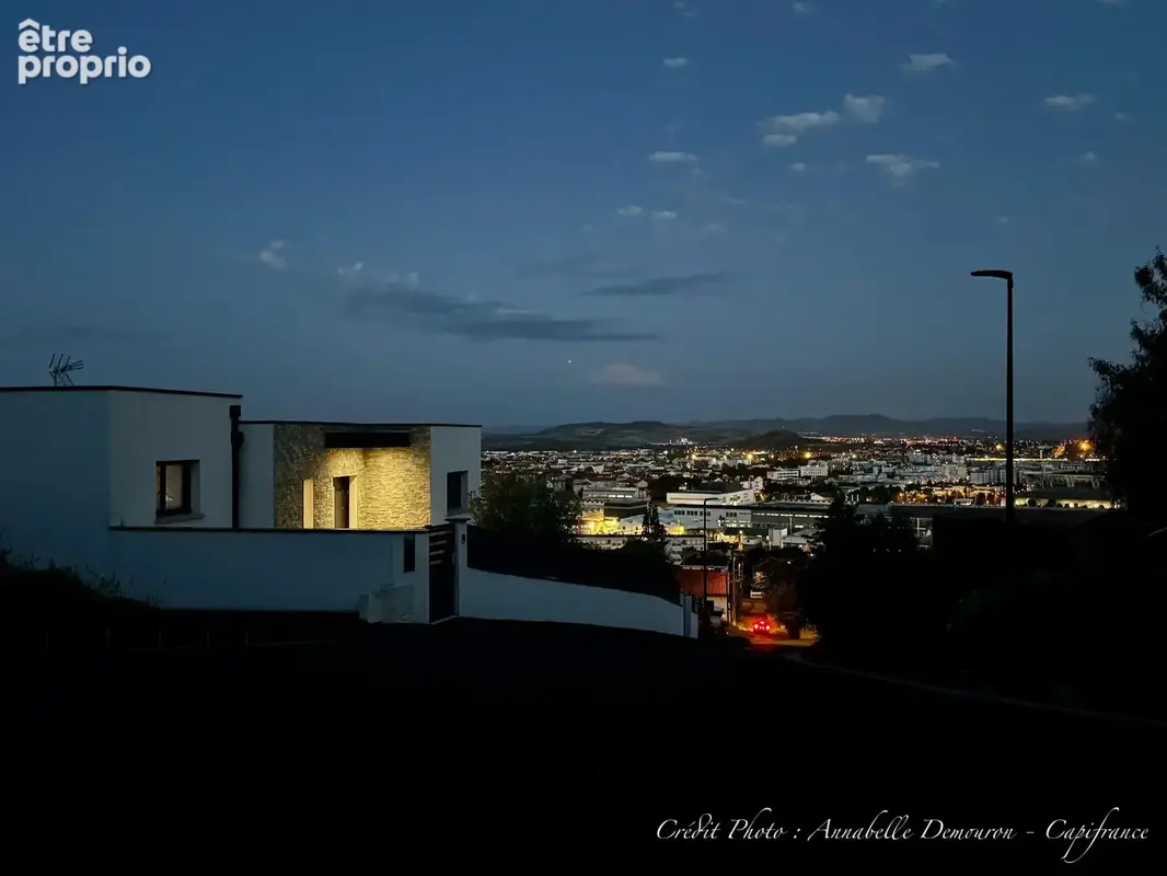Villa d'Architecte contemporaine récente - 6 pièces/4 chambres - CLERMONT-FERRAND CHANTURGUE - Vue Panoramique - Piscine - photo 89