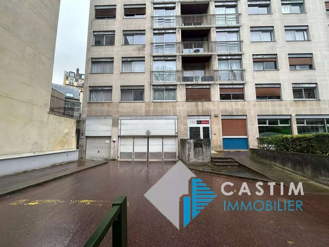 Parking à PARIS-14E