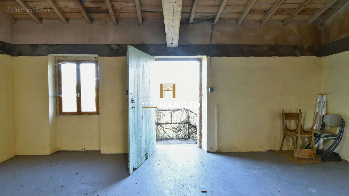 Charmante propriete avec prairies, piscine, garage et batiments annexes - photo 17