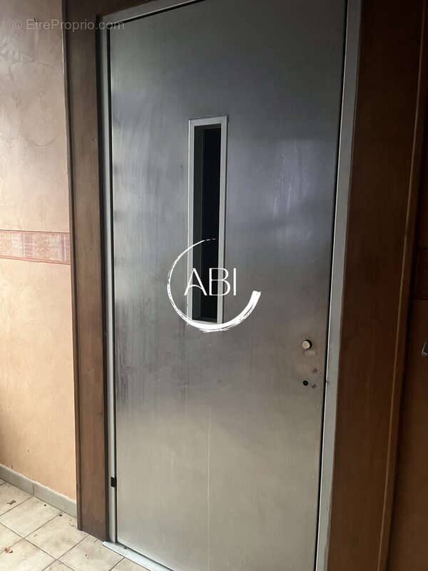 Maison à NEUILLY-LE-VENDIN