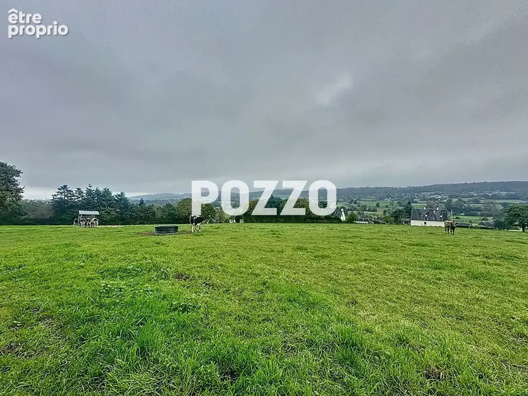 Terrain à TIREPIED
