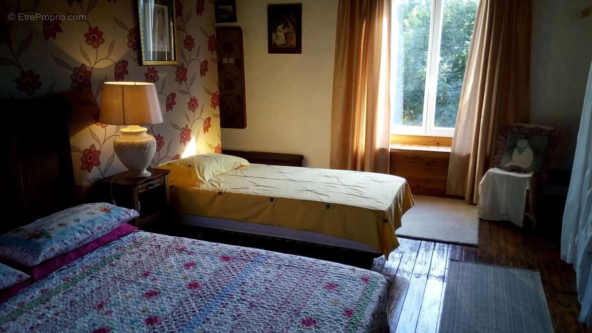 Grande maison familiale avec possibilité de revenus - photo 6