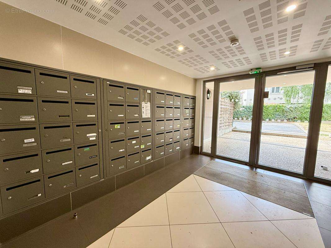 Appartement à SAINTE-GENEVIEVE-DES-BOIS