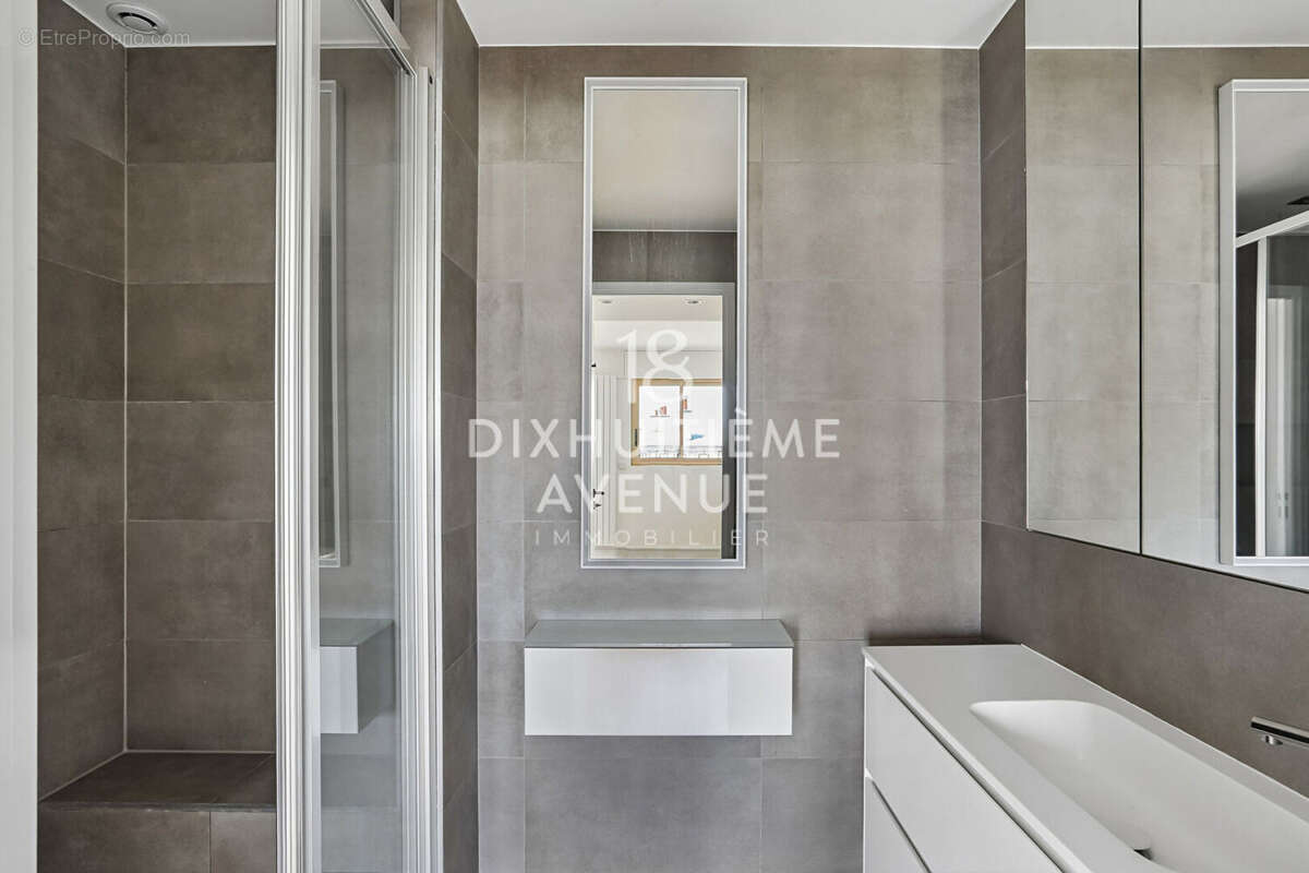 Appartement à PARIS-18E