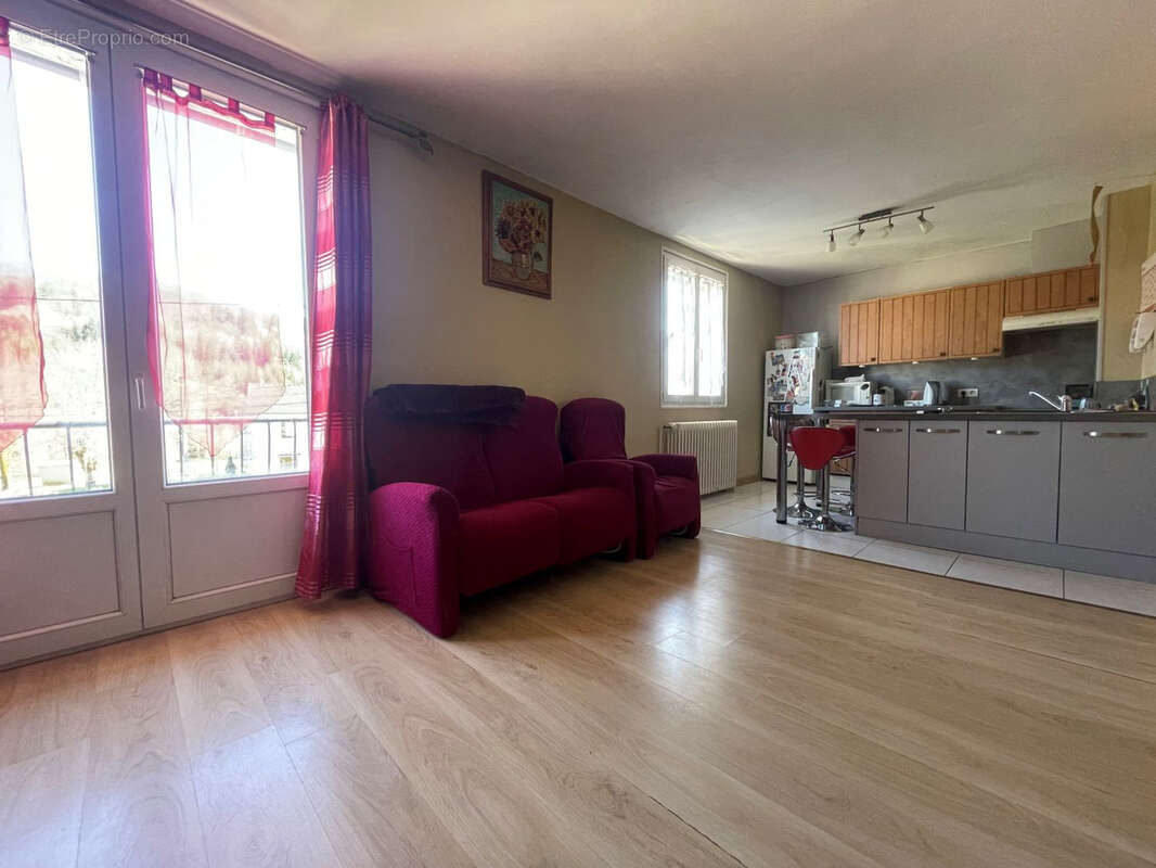 Maison à YDES
