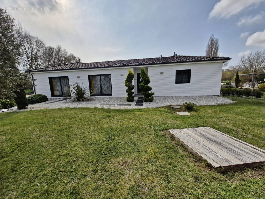 Maison à SEMUSSAC