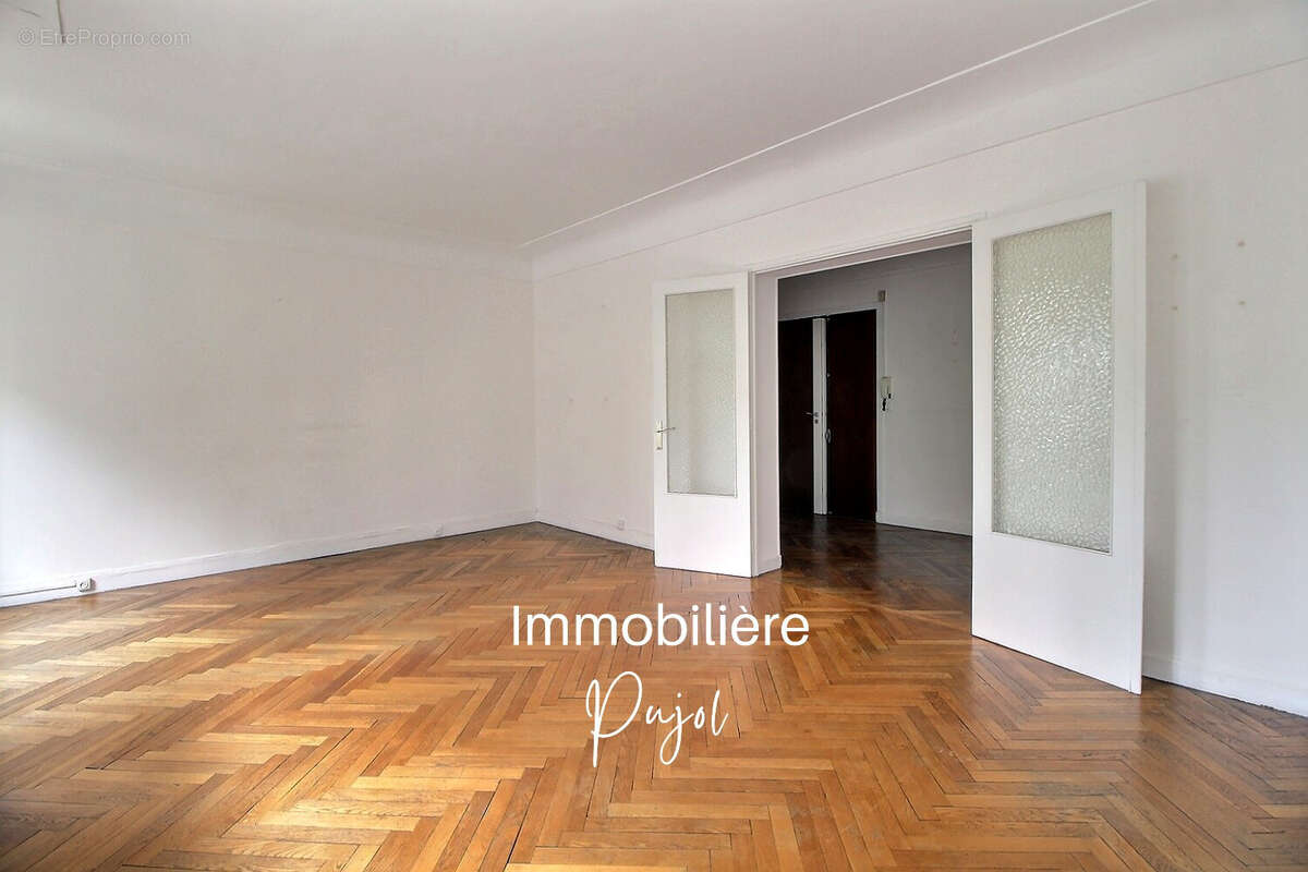 Appartement à MARSEILLE-6E