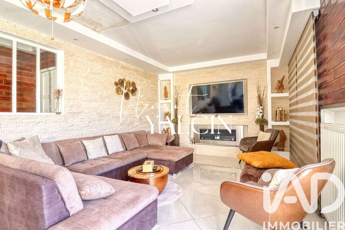 Photo 2 - Maison à ATTAINVILLE