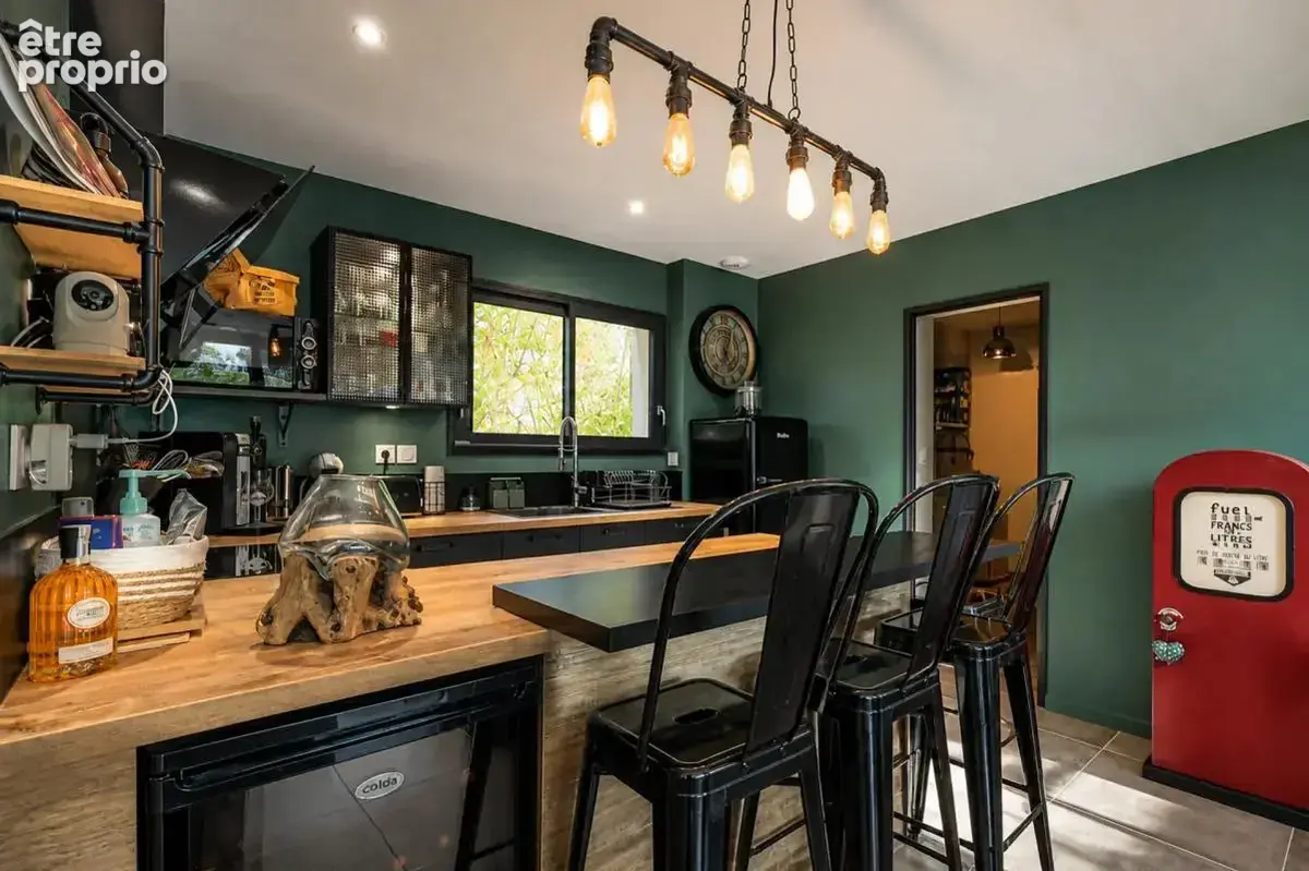 Maison de 5 pièces de 118 m² à Saint-Étienne-du-Grès - photo 7