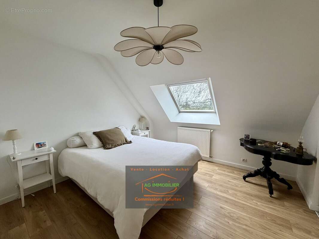 Maison à LA CHAPELLE-DES-FOUGERETZ