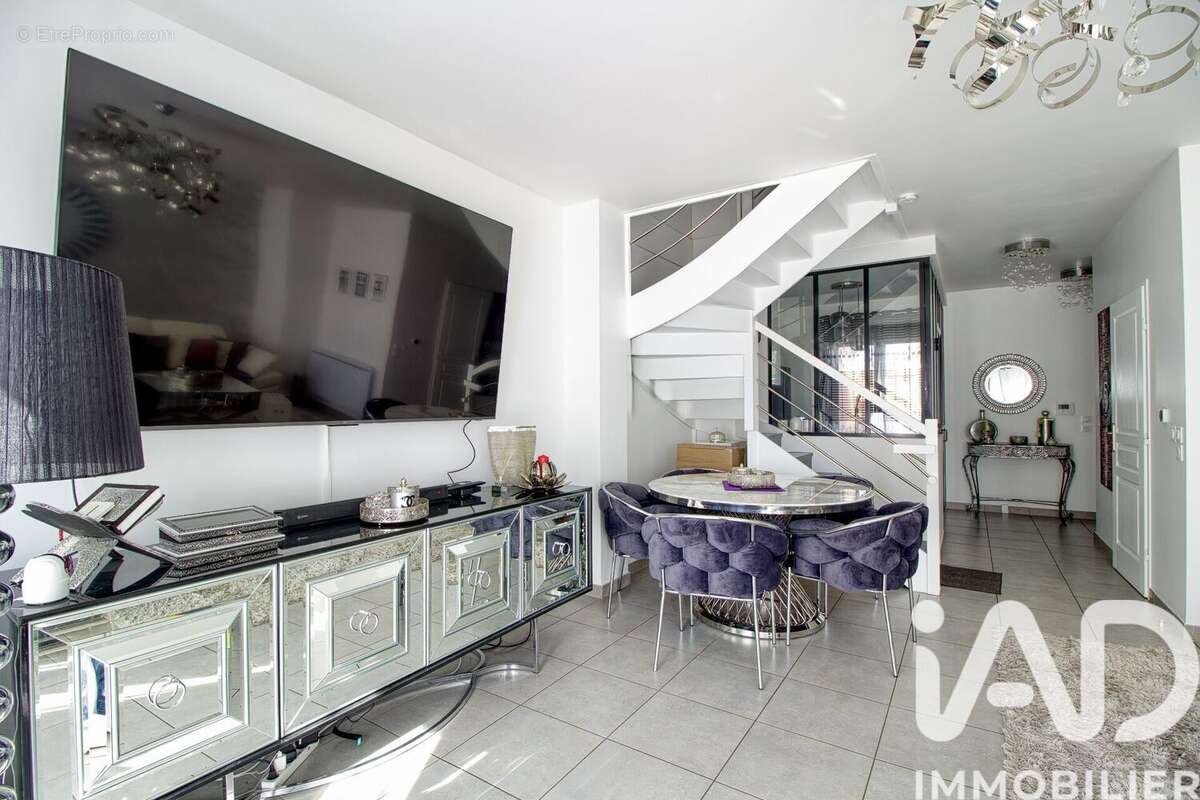 Photo 2 - Appartement à LE BLANC-MESNIL
