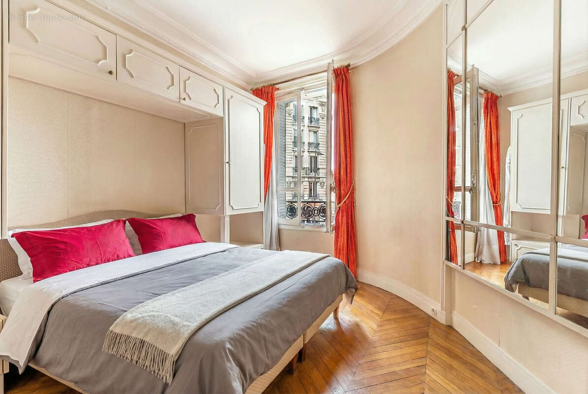 Appartement haussmannien 6 pièces champ de mars / la motte picquet - photo 3