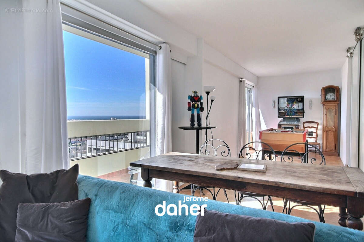 Appartement à MARSEILLE-9E