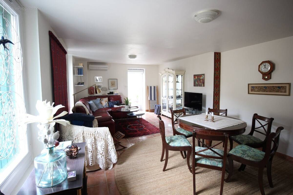 Maison à SAINT-GENIES-DE-FONTEDIT