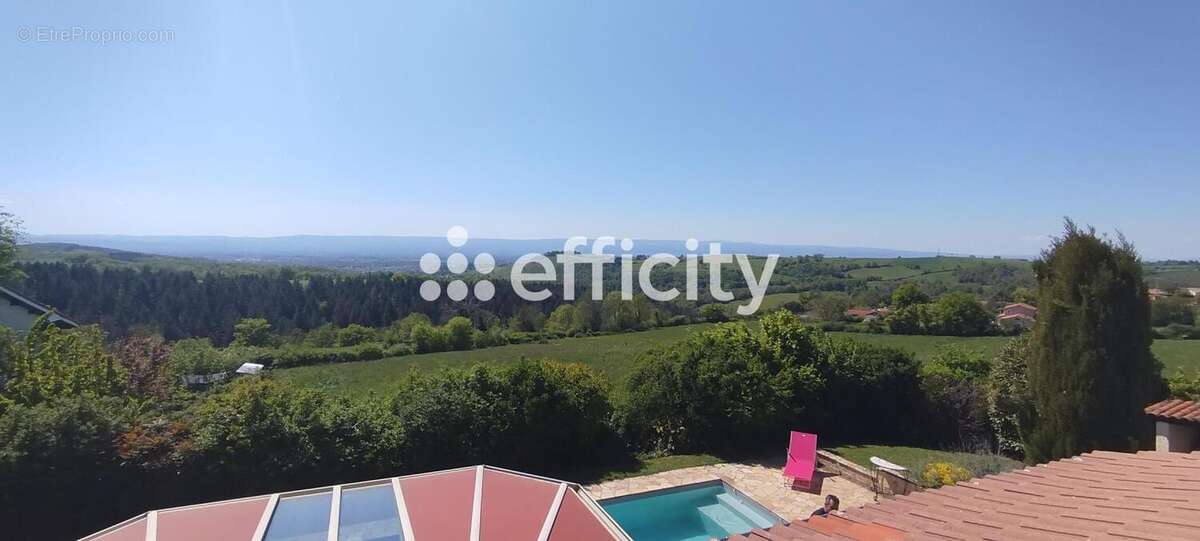 Maison 115 m² à Saint-Medard-En-Forez  - photo 5