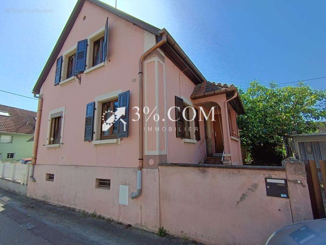 Maison des annees 1950  de 105m2 a renover avec dependances - photo 2