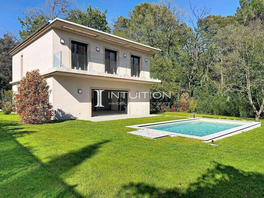 Maison à MOUGINS
