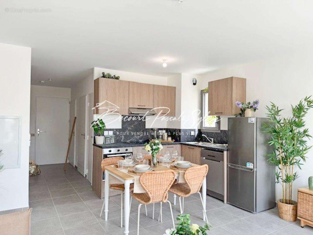 Appartement duplex Sarrians 3 pièce(s) 66.80 m2 terrasse 7,1 m2, 2 parkings - photo 3
