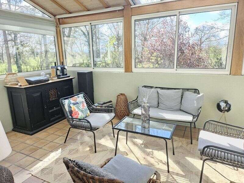 Maison à MONTROND-LES-BAINS