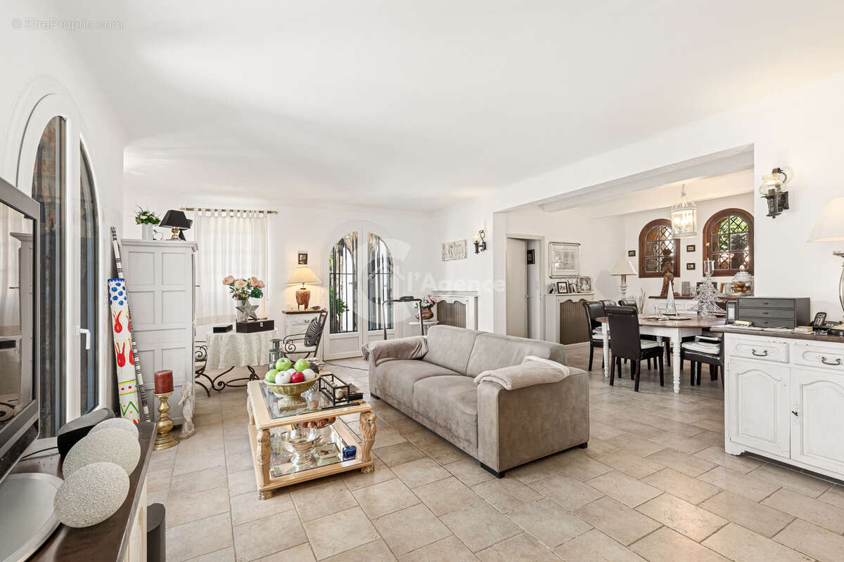 Maison à OPIO