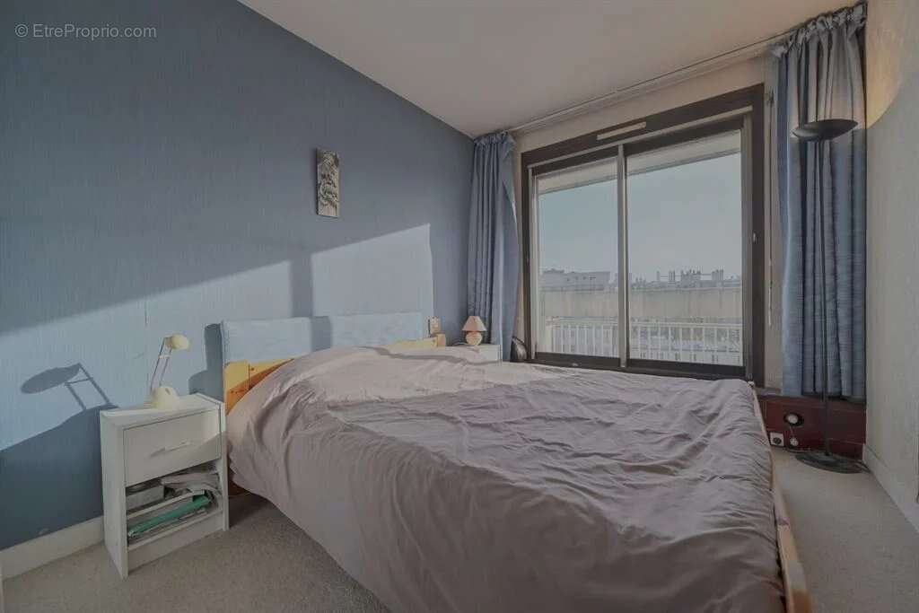 Appartement à PARIS-14E