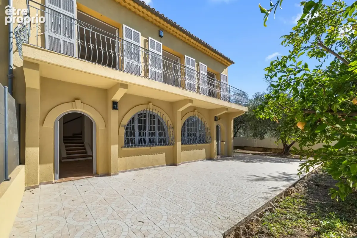 Maison 4 pièces 101 m² à vendre à Carros (06510) - photo 2