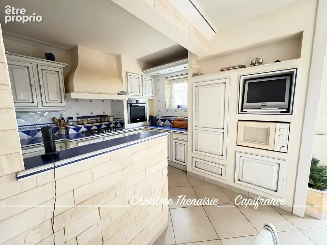 Maison à vendre sur un terrain de 2000 m2 - 4 chambres - Bureau - 3 salles d'eau - 3 wc - Dépendance de 110 m2 et garages LA GAR - photo 13