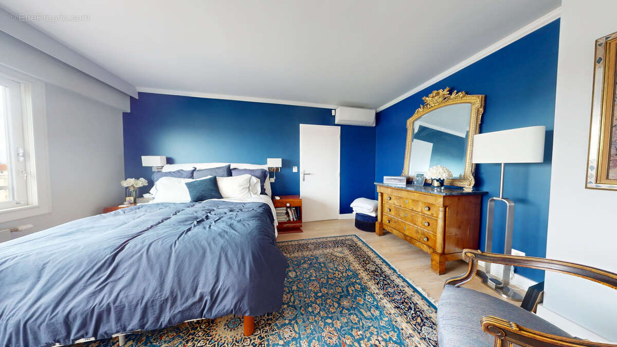 Appartement à SARTROUVILLE